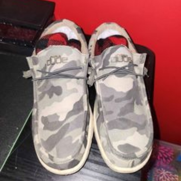 Hey Dude, size 12 - Picture 2 of 2